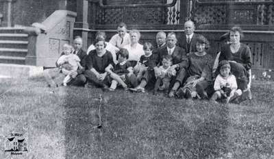 Francis and Jemima Wilson family, ca. 1920