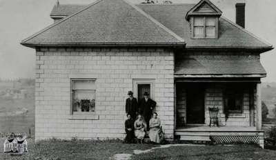 Queen Street East, ca. 1915