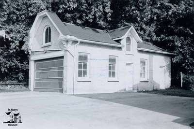 Coach house belonging to 47 Wellington Street South