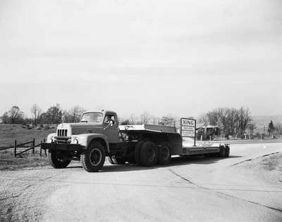 Tractor Trailer, Woodstock, ON