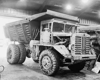 Dump Truck, Niagara, ON