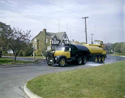 Street Cleaning Truck, Hamilton, ON