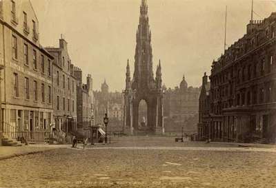 Edinburgh. St. David's Street and Scott Monument