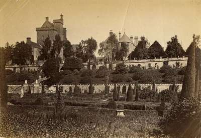 Drummond Castle, Crieff