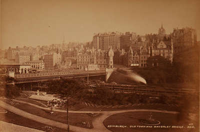 Edinburgh. Old Town and Waverly Bridge