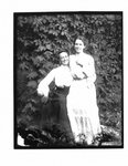 Outdoor portrait of Jennie and Mabel Keith.