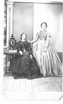 Portrait of two unidentified women.