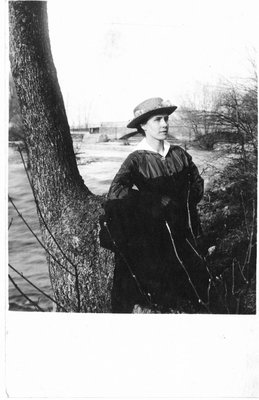 Portrait of an unidentified woman from the Keith family.