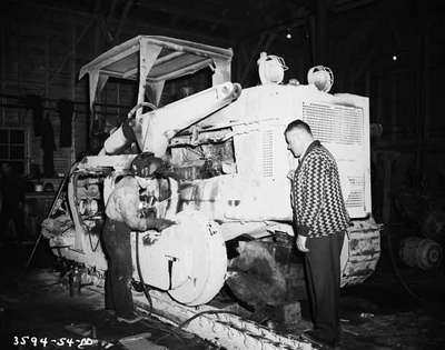 Crawler Tractor Maintenance, Forestville, QC