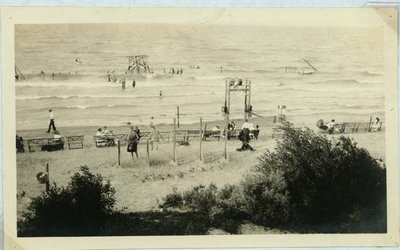 View of Wilmette beach about 1918